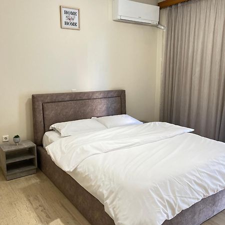 Mamour Apartment In Athen Exterior foto